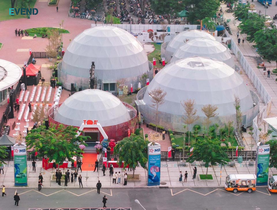 Khuôn viên triển lãm nghệ thuật Tỏa - Tinh Hoa Tỏa Sáng