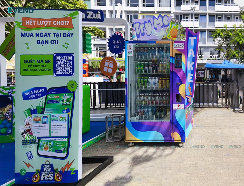 Máy bán hàng tự động tại sự kiện Year End Fes 2024