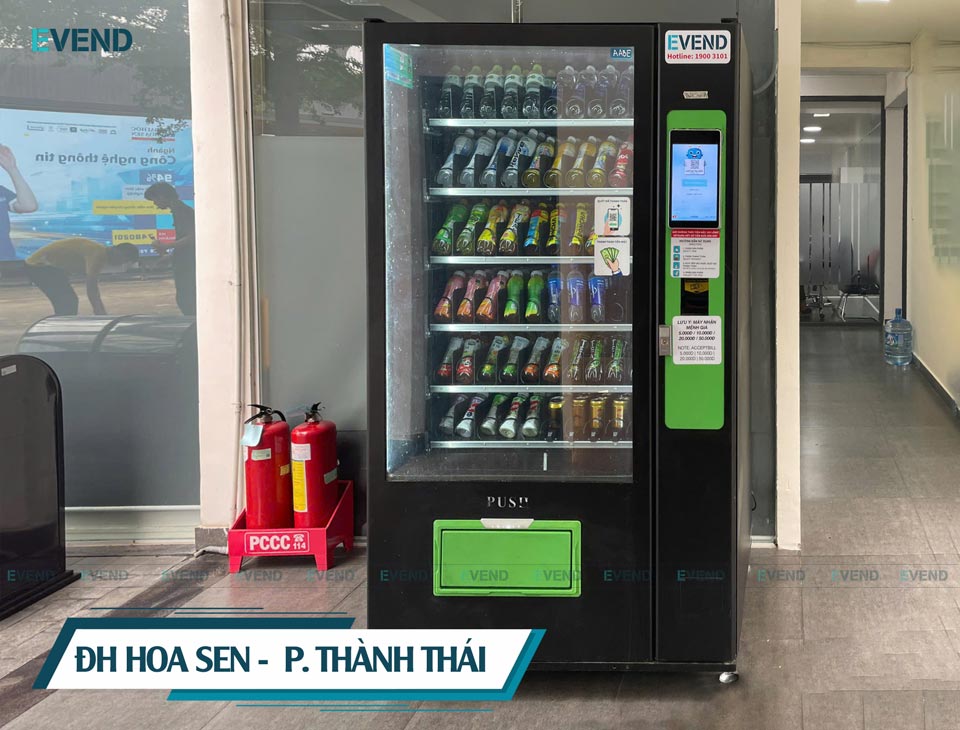 Máy bán hàng tự động tại trường học bố trí ngay hành lang sinh viên