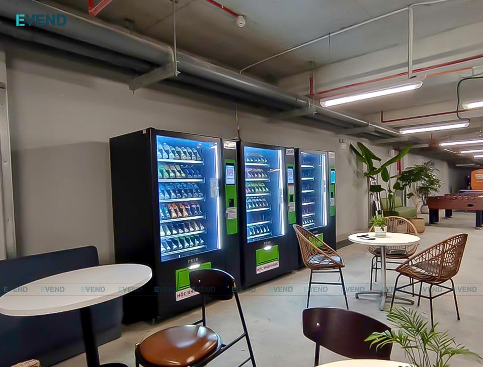 Máy bán hàng tự động tại Victoria School
