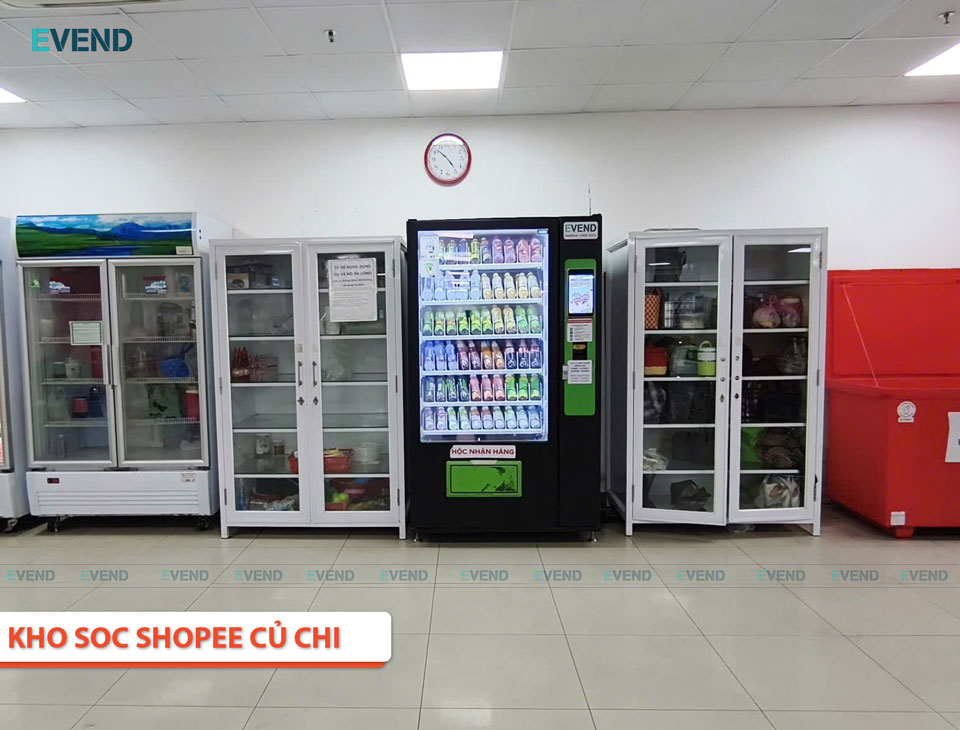 Máy bán nước tự động tại kho SOC Shopee Củ Chi