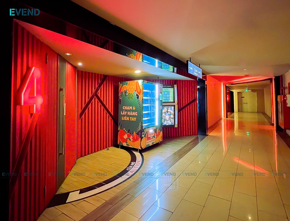 Máy bán hàng tự động tại Lotte Cinema Cộng Hòa