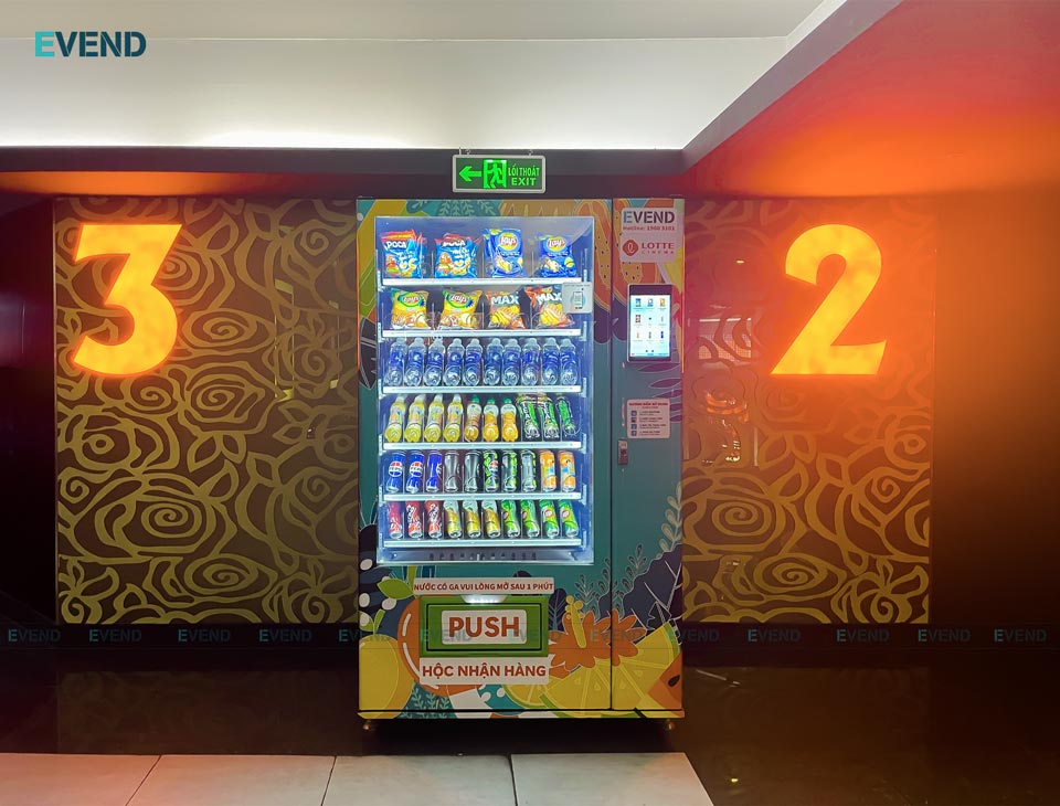 Máy bán hàng tự động tại Lotte Cinema Quận 7