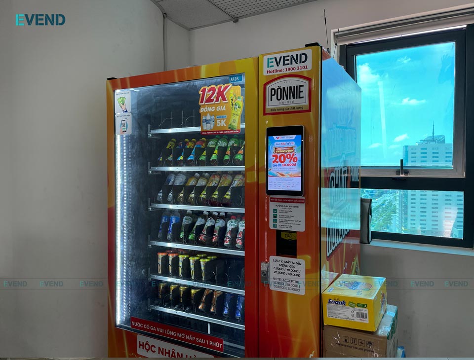 Máy bán nước tự động tại Tầng 19 Đại học Hồng Bàng