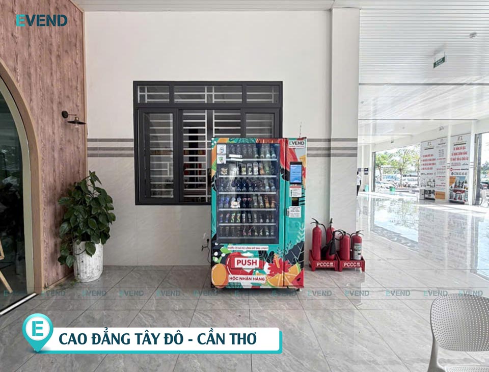 Máy bán hàng tự động tại Trường Cao Đẳng Tây Đô